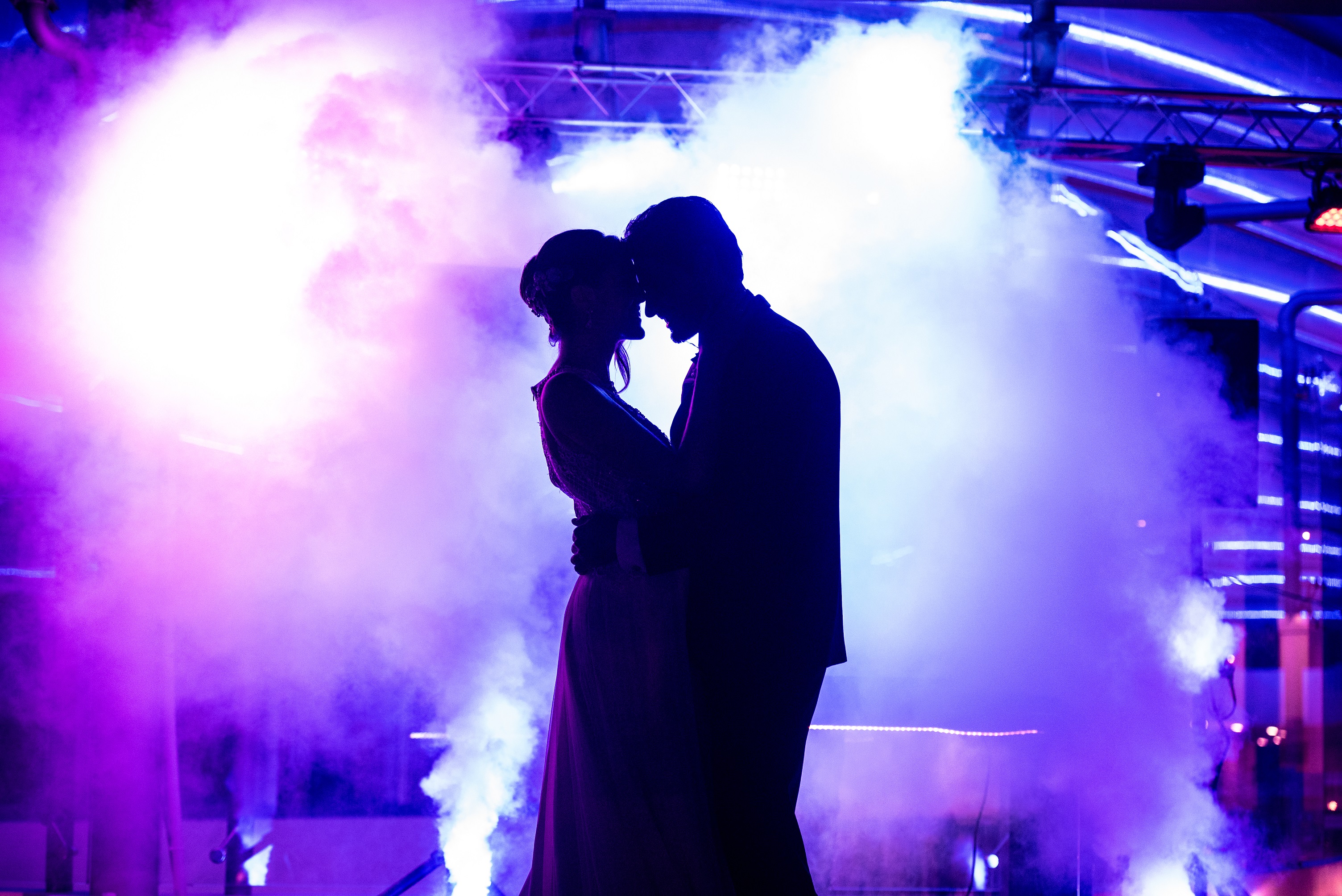 Book your wedding day in GF VICTORIA